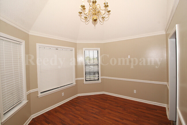 Foto del edificio - 4774 Northwood Glen St