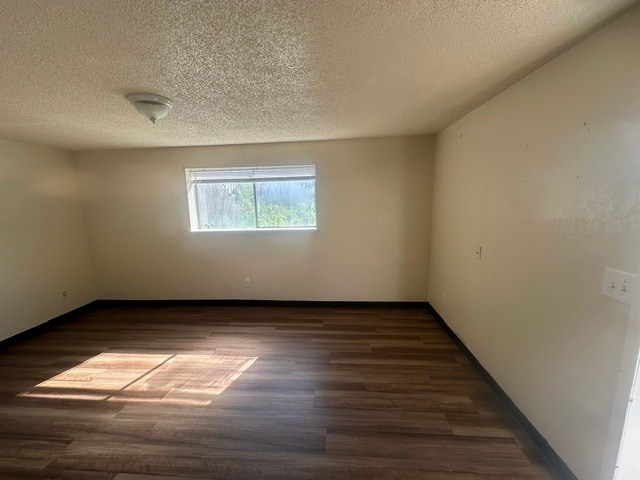 Building Photo - Duplex unit East Nampa near NNU and Downtown!