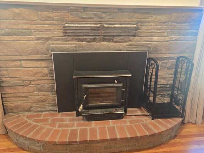 Foto del edificio - Calm Surrounds This Beautiful Cabin Home