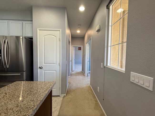 Building Photo - Beautiful 3 Bedroom Home with amazing Amen...