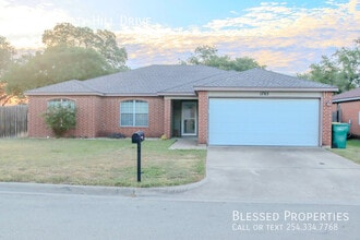 Building Photo - 1705 Liberty Hill Dr