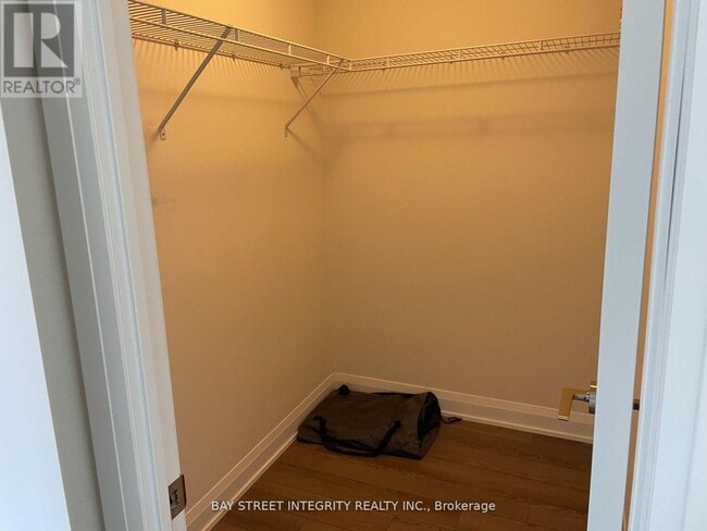 Building Photo - 15 Water Walk Dr