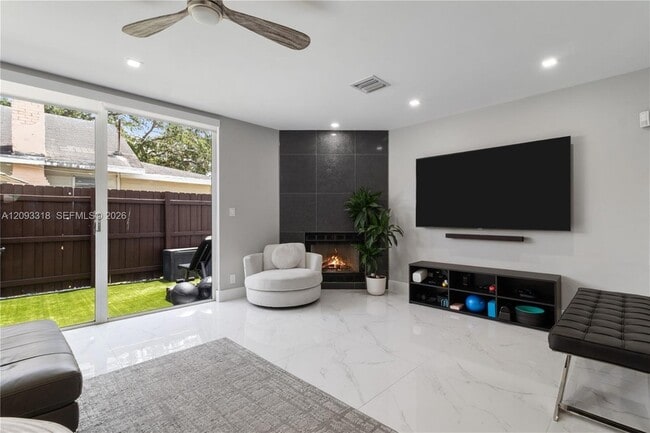 Photo - 801 NE 1st Street Unit 9 Townhome