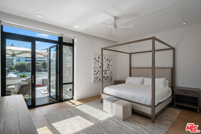 Foto del edificio - 17351 Sunset Blvd