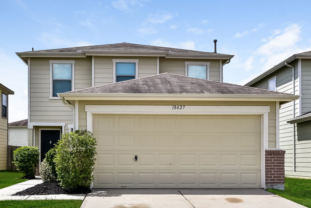 Foto principal - 18427 Westgate Pasture Ln