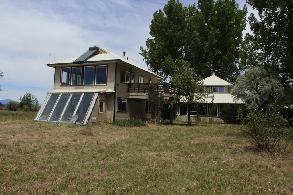 30242 Hwy 97 N House Rental in Chiloquin, OR