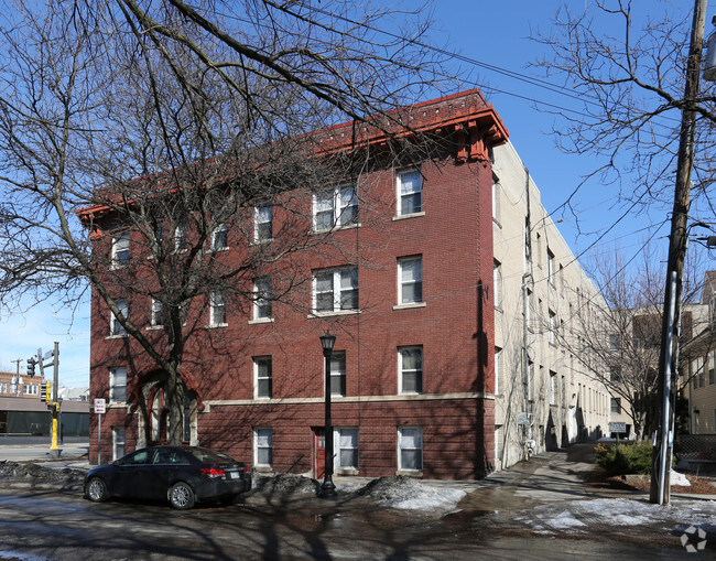 Building Photo - 2121 Hennepin Ave S