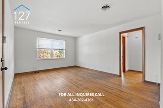 Building Photo - 2 Bedroom Apartment in Great Location