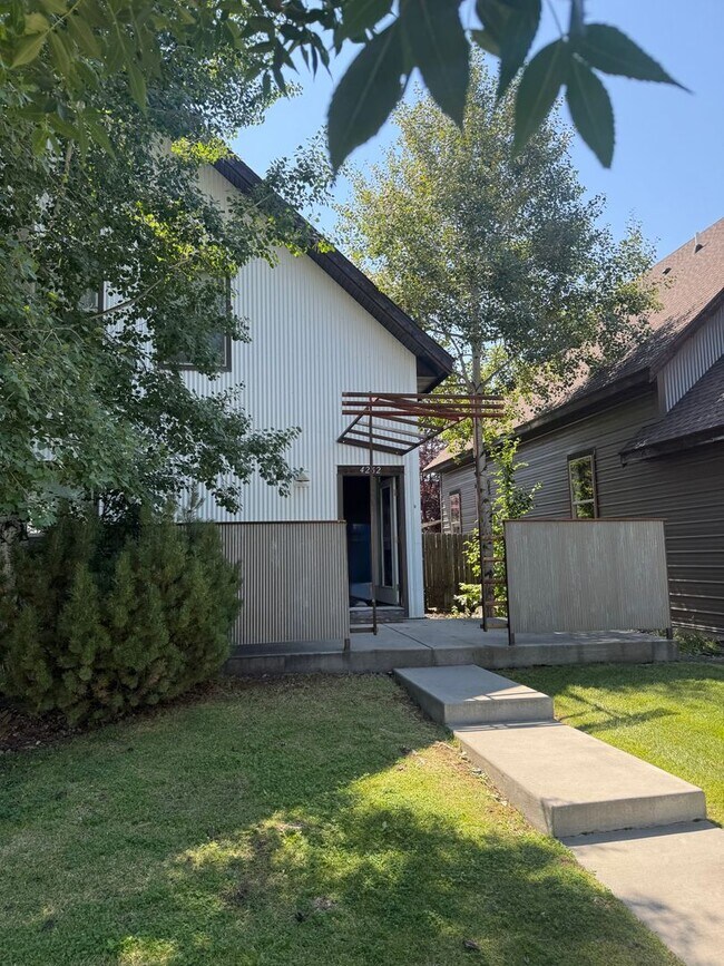 Building Photo - 4262 Cascade St