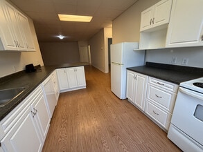 Unit B Kitchen - 6243 Quinpool Rd