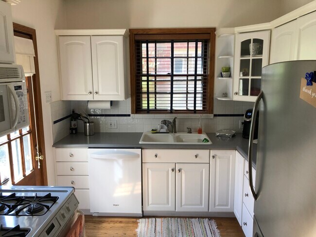 Cocina - 7816 Stanford Ave