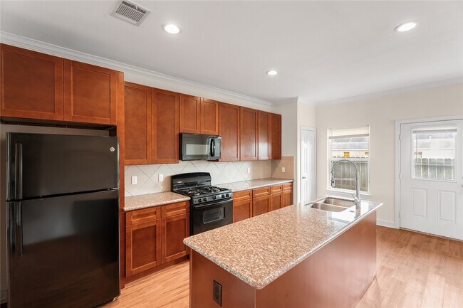 Building Photo - 2407 Ferguson Way