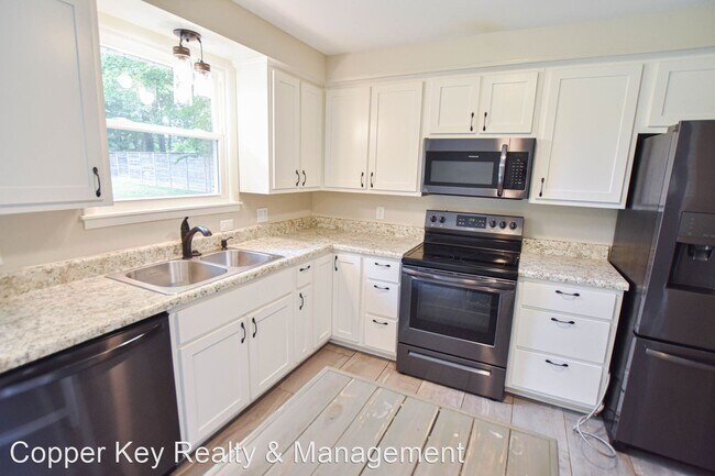 Building Photo - 4 br, 2.5 bath House - 215 Shiloh Road