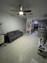 Building Photo - 806 W 24th St