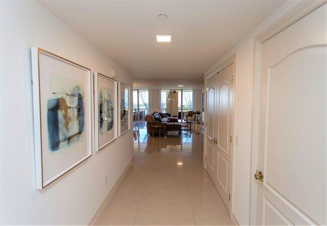 Foto del edificio - 3501 N Ocean Dr