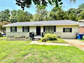 Building Photo - 3215 Delia Ln NW