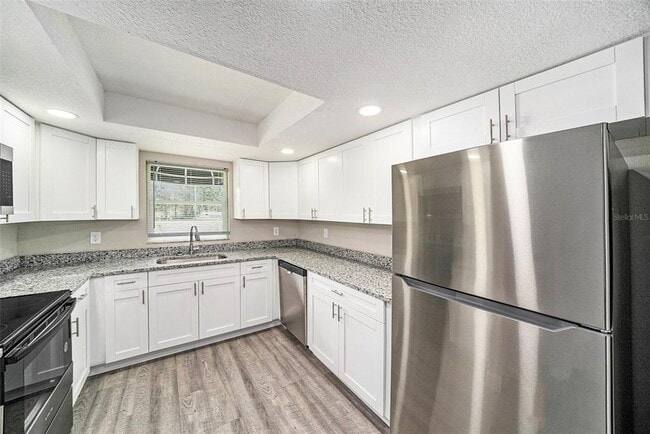 Building Photo - 11911 Pine Forest Dr