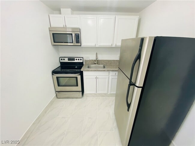 Building Photo - 246 W Philadelphia Ave