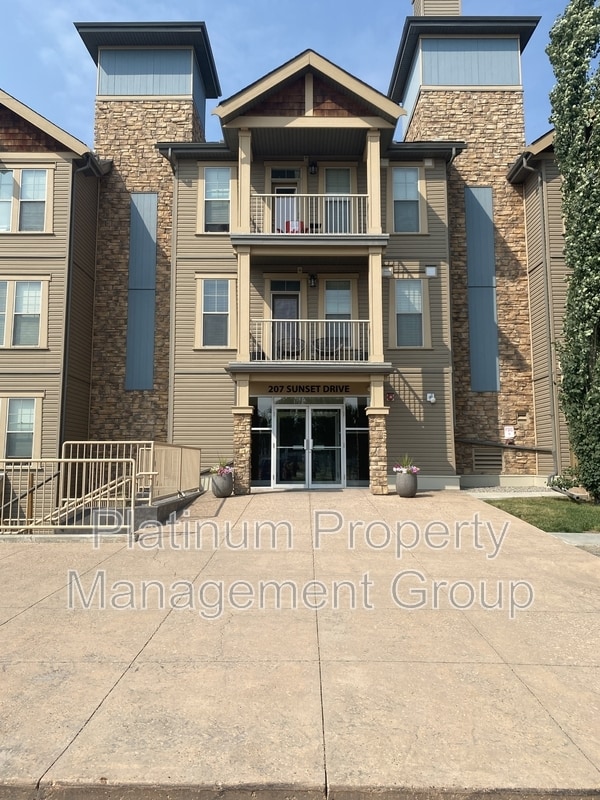 Building Photo - 207 Sunset Dr