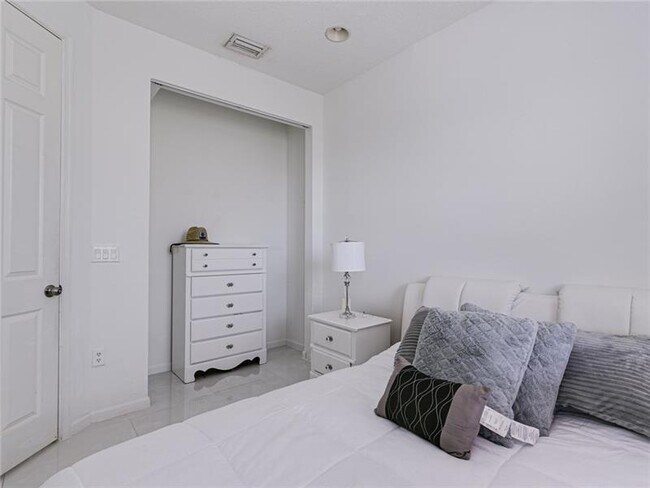 Foto del edificio - 3930 Sleepy Orange Ln