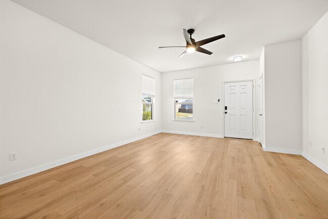 Building Photo - 600 Coffee Berry Dr