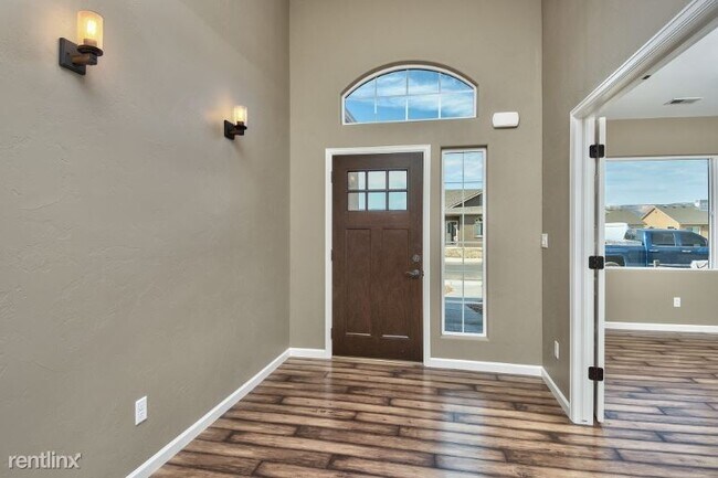 Foto del edificio - 4 br, 3 bath House - 2488 Apex Ave # C