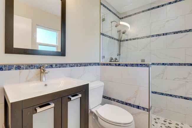 Photo - 302 SE Lancaster Ave House