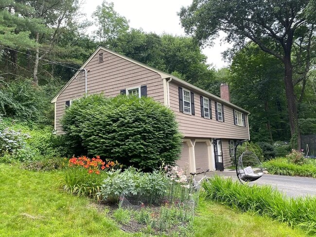 Foto del edificio - 34 Clubhouse Ln