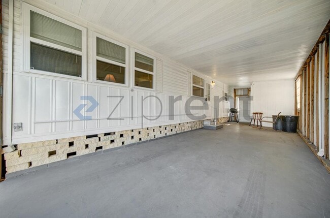 Foto del edificio - 27466 US Hwy 19 N