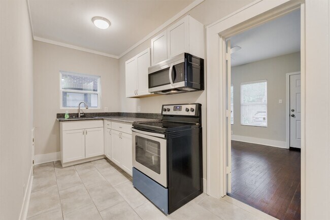 Foto del edificio - 1215 W Gray St