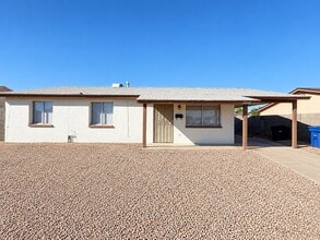 Building Photo - 7202 W Glenrosa Ave