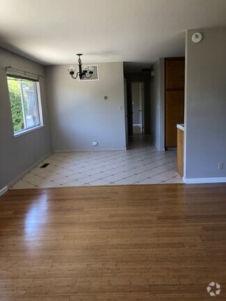 Building Photo - 870 Coolidge Ave