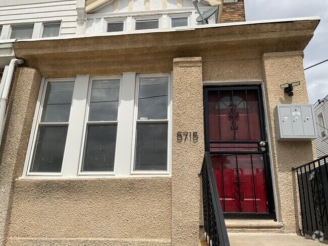 Building Photo - 5715 Beaumont Ave
