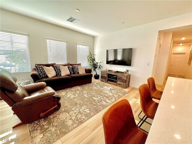 Building Photo - 600 Carriage Hill Dr