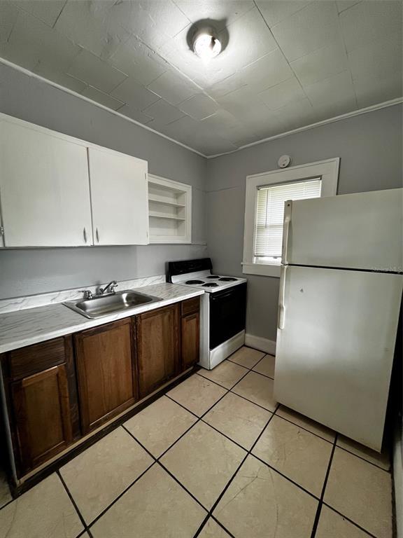 Building Photo - 634 14th St N