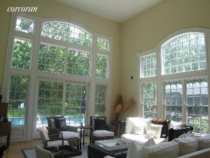 Foto del edificio - 186 Old Sag Harbor Rd