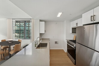 Building Photo - Avalon Riverview