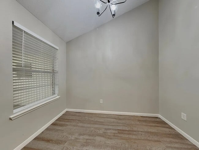 Building Photo - 16515 Cairngorm Dr