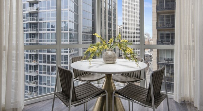 Foto del edificio - 6 E Delaware Pl