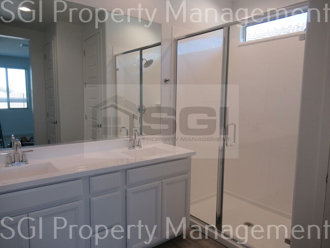 Building Photo - 1622 W la Mirada Dr