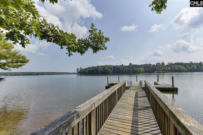 Foto del edificio - Lake Front Property with Dock