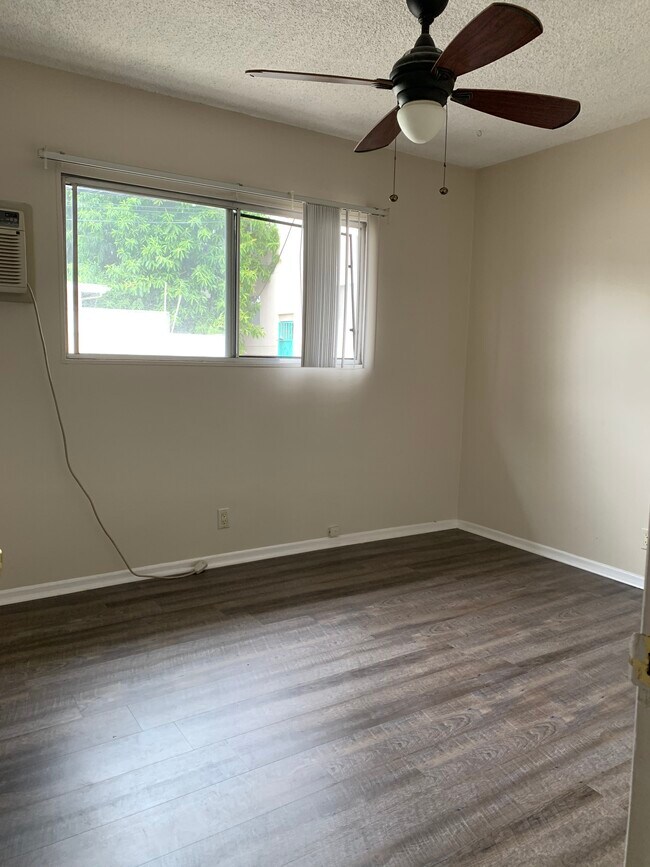 Foto del edificio - 3746 Vinton Ave