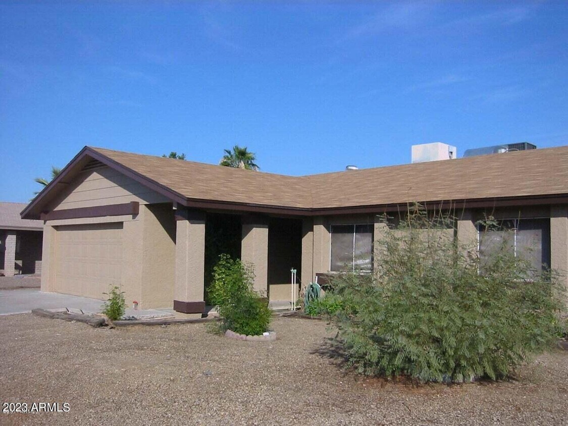Primary Photo - 10645 N 66th Ave