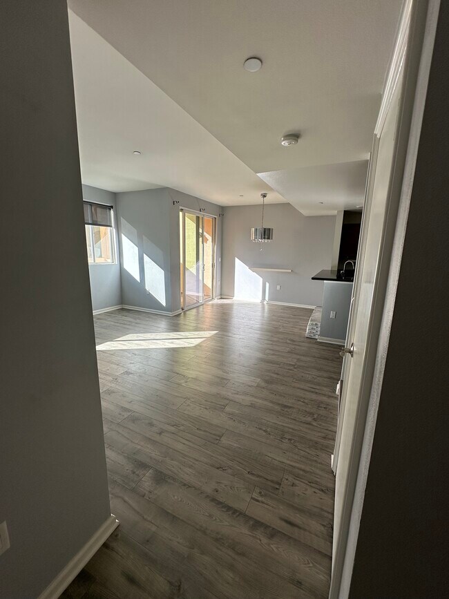 Building Photo - 13951 Sherman Way