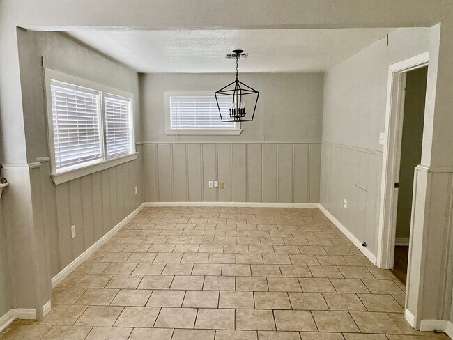 Foto del edificio - Cute 3/2 on a Corner Lot!