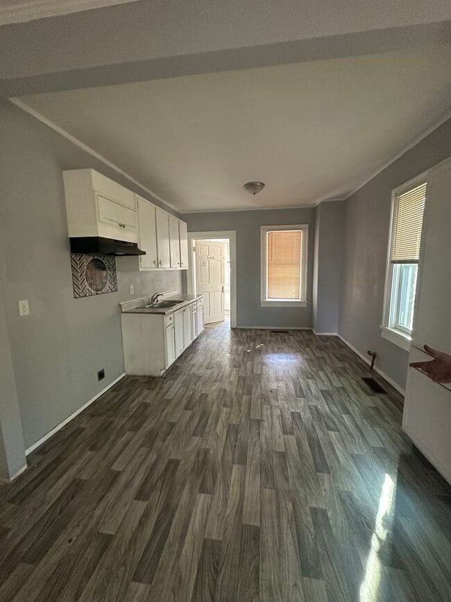 Building Photo - 2794 Napier Ave