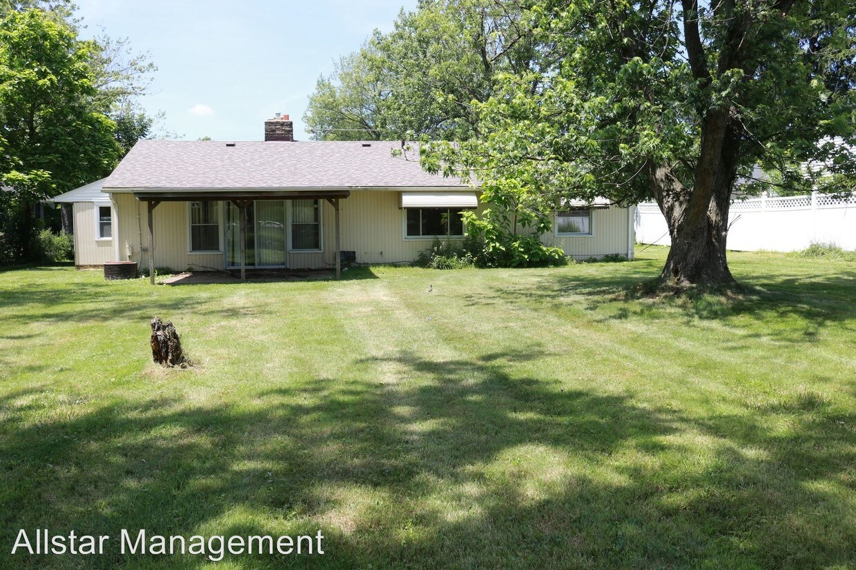 Primary Photo - 3 br, 1.5 bath House - 26510 Chardon Rd