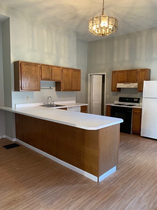 Huge eat in kitchen. - 291 Main St