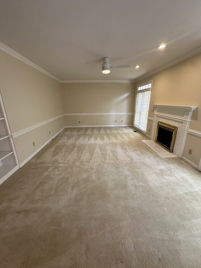 Building Photo - 609 Crabbery Ln