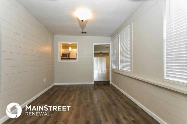Building Photo - 3013 SE Banyan St